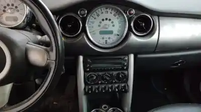 Scrapping Vehicle mini mini (r50,r53) cooper of the year 2006 powered w10b16a