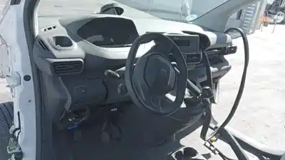 Veículo de Sucata peugeot partner asphalt l1 do ano 2022 alimentado yh01