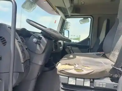 Veículo de Sucata renault premium distribution fas 4x2 corto do ano 2007 alimentado dxi11 370 ec