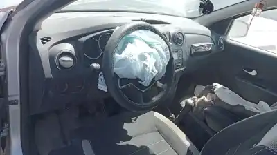 Veículo de Sucata dacia sandero aniversario do ano 2017 alimentado h4b b4