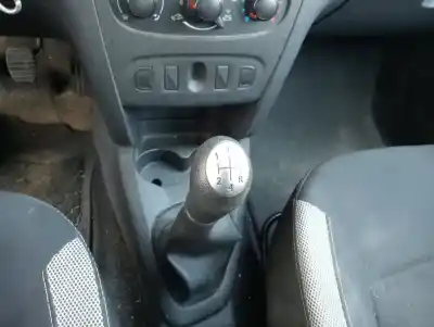 Veículo de Sucata dacia sandero aniversario do ano 2017 alimentado h4b b4