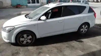 Veicolo di demolizione kia cee´d concept dell'anno 2011 alimentato d4fb