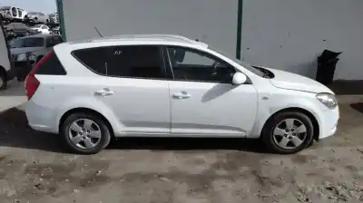 Veicolo di demolizione kia cee´d concept dell'anno 2011 alimentato d4fb