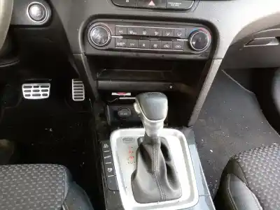 Veículo de Sucata kia ceed sportswagon edrive phev do ano 2021 alimentado g4le