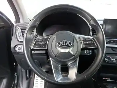 Veículo de Sucata kia ceed sportswagon edrive phev do ano 2021 alimentado g4le