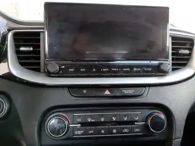 Veículo de Sucata kia ceed sportswagon edrive phev do ano 2021 alimentado g4le