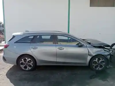 Veículo de Sucata kia ceed sportswagon edrive phev do ano 2021 alimentado g4le
