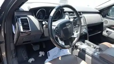 Veículo de Sucata land rover discovery 5 td4 hse do ano 2017 alimentado 