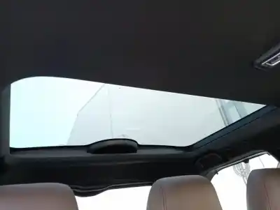 Veículo de Sucata land rover discovery 5 td4 hse do ano 2017 alimentado 