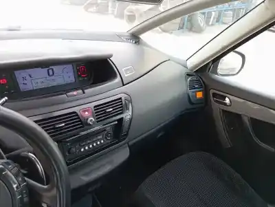 Veículo de Sucata citroen c4 picasso sx do ano 2007 alimentado 9hz