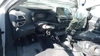 Vehicul casat citroen c4 berlina live pack al anului 2023 alimentat hn05