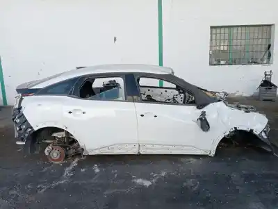 Vehicul casat citroen c4 berlina live pack al anului 2023 alimentat hn05