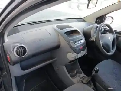 Sloopvoertuig peugeot 107 trendy van het jaar 2007 aangedreven 1kr