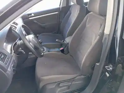 Здавання транспортного засобу volkswagen jetta (1k2) advance року 2007 потужний bxe