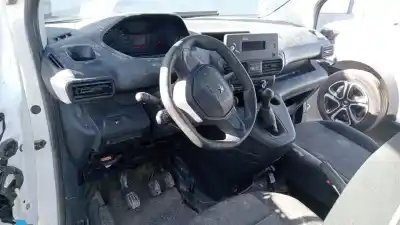 Veicolo di demolizione peugeot partner basico l1 dell'anno 2020 alimentato yh01