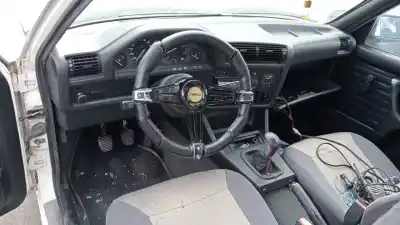 Veicolo di demolizione bmw serie 3 berlina (e30) 318i dell'anno 1987 alimentato 