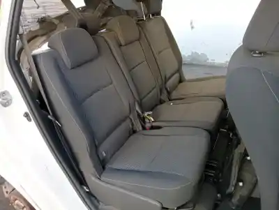 Здавання транспортного засобу toyota verso (aur2/zgr2) 2ad року 2015 потужний 2ad