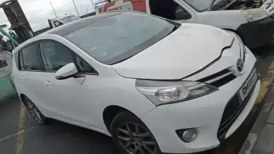 Здавання транспортного засобу toyota verso (aur2/zgr2) 2ad року 2015 потужний 2ad
