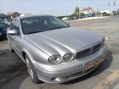 Veicolo di demolizione JAGUAR X-TYPE  dell'anno 2003 alimentato G/YB