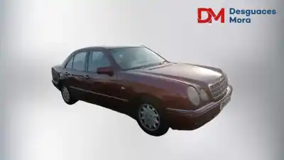 Здавання транспортного засобу MERCEDES-BENZ CLASE E (W210)  року 1998 потужний OM602