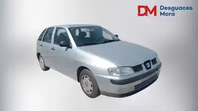 Veicolo di demolizione SEAT IBIZA II (6K1)  dell'anno 2000 alimentato AKK