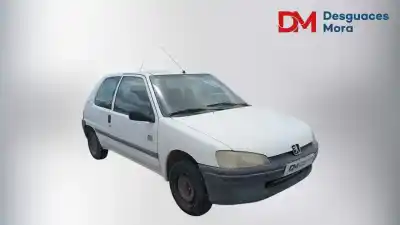 Veicolo di demolizione PEUGEOT 106 (S2)  dell'anno 1996 alimentato HDZ