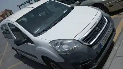 Sloopvoertuig PEUGEOT PARTNER TEPEE  van het jaar 2017 aangedreven BH02