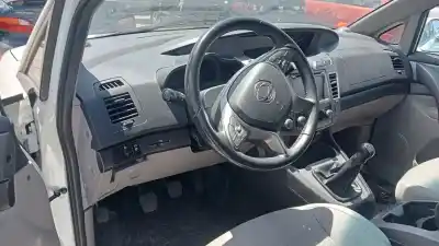 Здавання транспортного засобу ssangyong rodius 672960 року 2018 потужний 672960