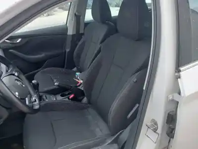 Veículo de Sucata skoda scala (nw) dla do ano 2023 alimentado dla