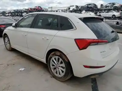 Veículo de Sucata skoda scala (nw) dla do ano 2023 alimentado dla