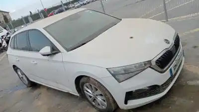 Veículo de Sucata skoda scala (nw) dla do ano 2023 alimentado dla