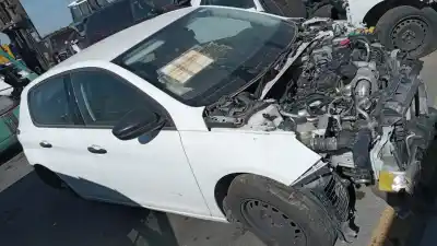 Veicolo di demolizione PEUGEOT 308  dell'anno 2022 alimentato BH02