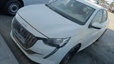 Veículo de Sucata PEUGEOT 208 (P2)  do ano 2021 alimentado YH01