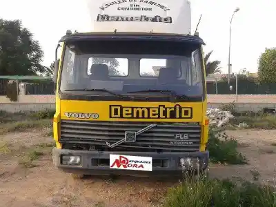 Vehicul casat VOLVO FL6.11 FL6.15 al anului 1998 alimentat 4TD6A210