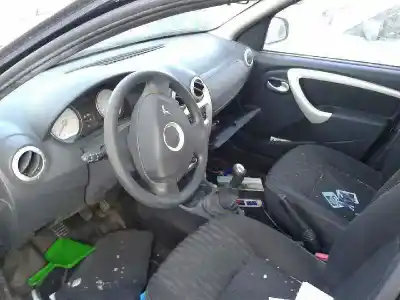 Veicolo di demolizione dacia sandero (bs_) 1.2 16v dell'anno 2011 alimentato d4f f7