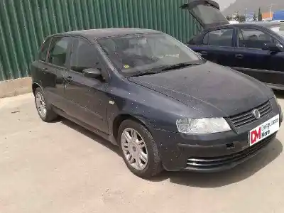 Veicolo di demolizione fiat stilo multi wagon (192) 1.6 16v dell'anno 2002 alimentato 182b6000