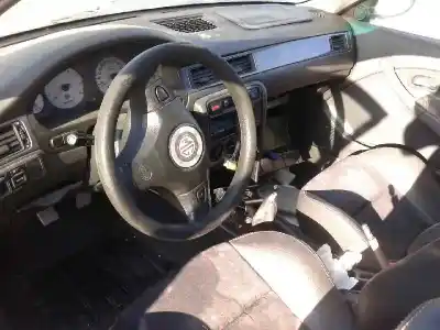 Veículo de Sucata mg rover mg zs zs 120 do ano 2002 alimentado 