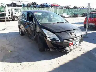 Veicolo di demolizione PEUGEOT 5008 Confort dell'anno 2016 alimentato 9HZ