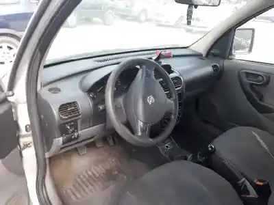 Sloopvoertuig opel combo familiar van het jaar 2005 aangedreven z17dth