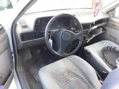 Veículo de Sucata opel kadett e gl berlina do ano 1989 alimentado 1.6 sv