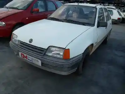 Veículo de Sucata opel kadett e gl berlina do ano 1989 alimentado 1.6 sv