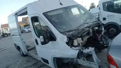 Vehicul casat PEUGEOT BOXER COMBI 330 L1H1 Active Blue-HDi 120 al anului 2022 alimentat 4H03