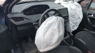 Veículo de Sucata peugeot 208 access do ano 2012 alimentado hm01