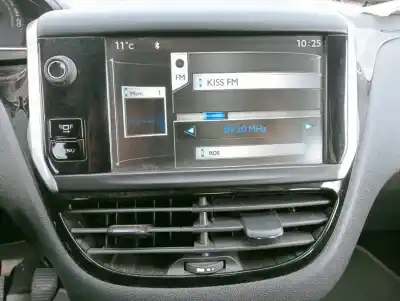 Veículo de Sucata peugeot 208 access do ano 2012 alimentado hm01