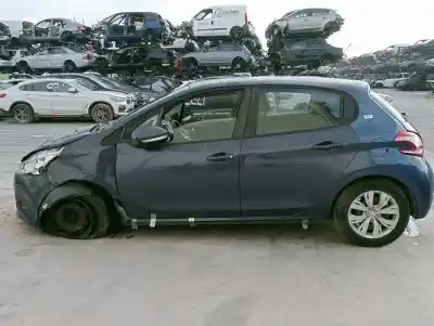 Veículo de Sucata peugeot 208 access do ano 2012 alimentado hm01