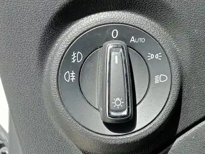 Здавання транспортного засобу seat leon st (5f8) style року 2016 потужний czca