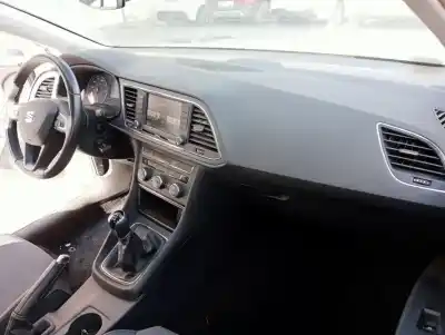 Здавання транспортного засобу seat leon st (5f8) style року 2016 потужний czca