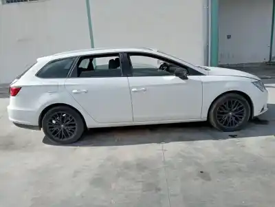 Здавання транспортного засобу seat leon st (5f8) style року 2016 потужний czca