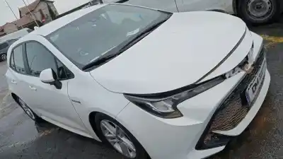 Vehicul casat toyota corolla (e21) hybrid style al anului 2022 alimentat 