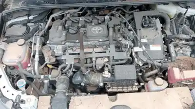 Vehicul casat toyota corolla (e21) hybrid style al anului 2022 alimentat 